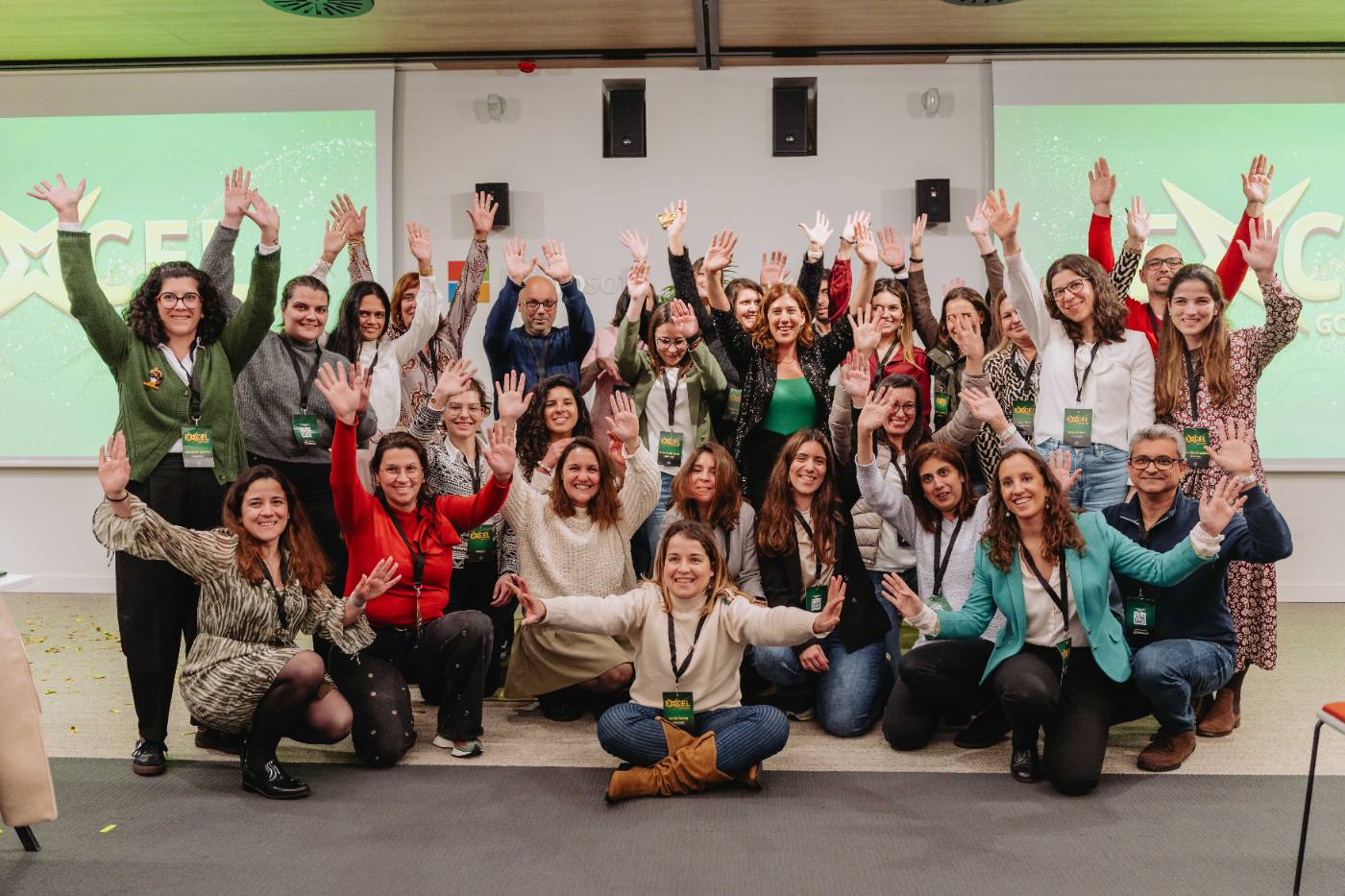 Equipa e comunidade MBi a celebrar no evento Excel Got Talent